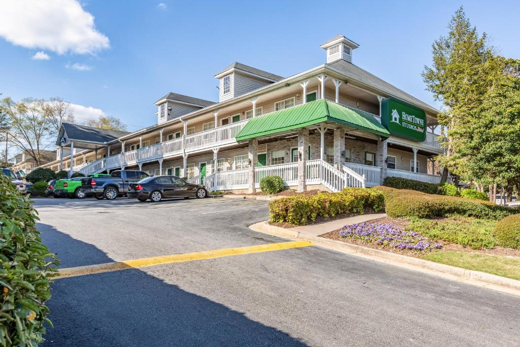 HomeTowne Studios by Red Roof Atlanta NE – Norcross South image 7